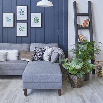 Panelákový obývák ve skandinávském stylu inspirace na sedačku a pohovku